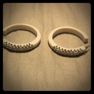 White and crystal earrings